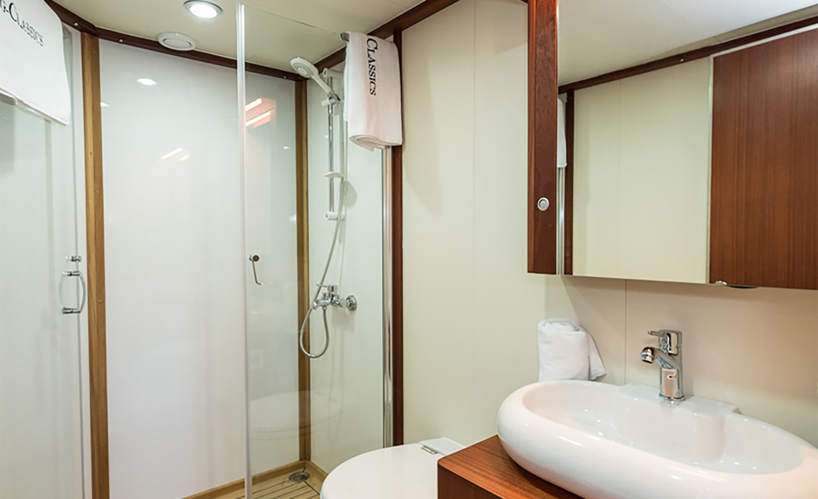 CHRONOS Bathroom