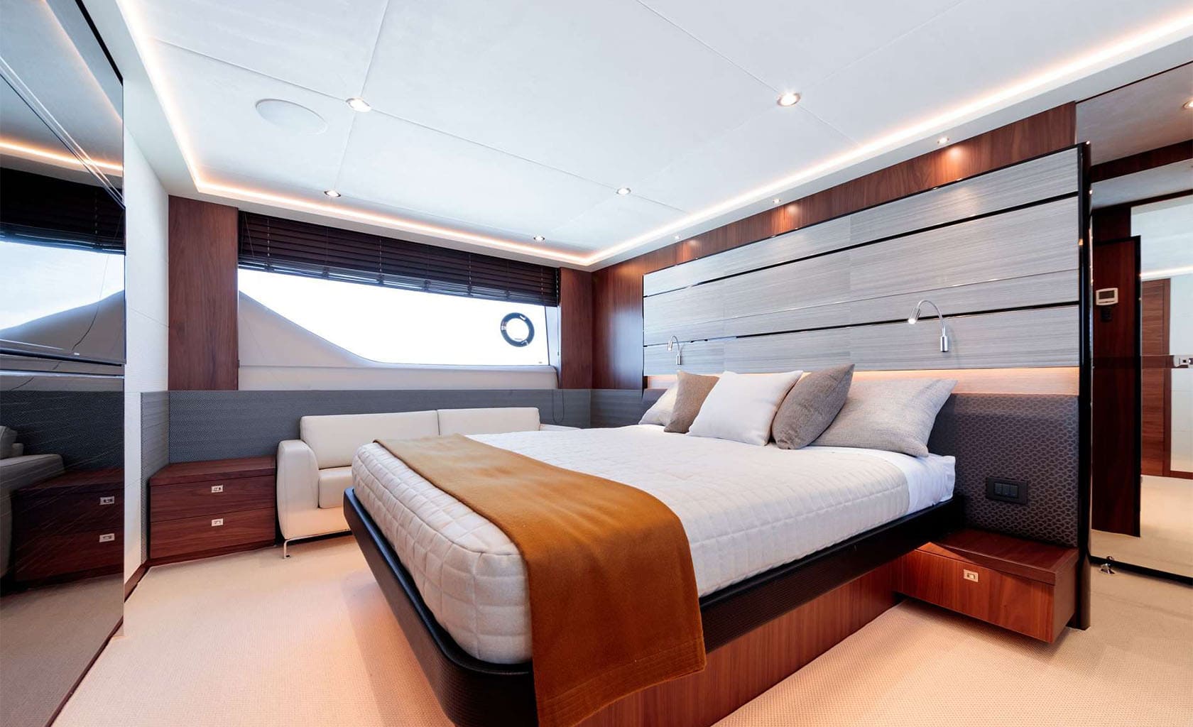 NELENA Master cabin