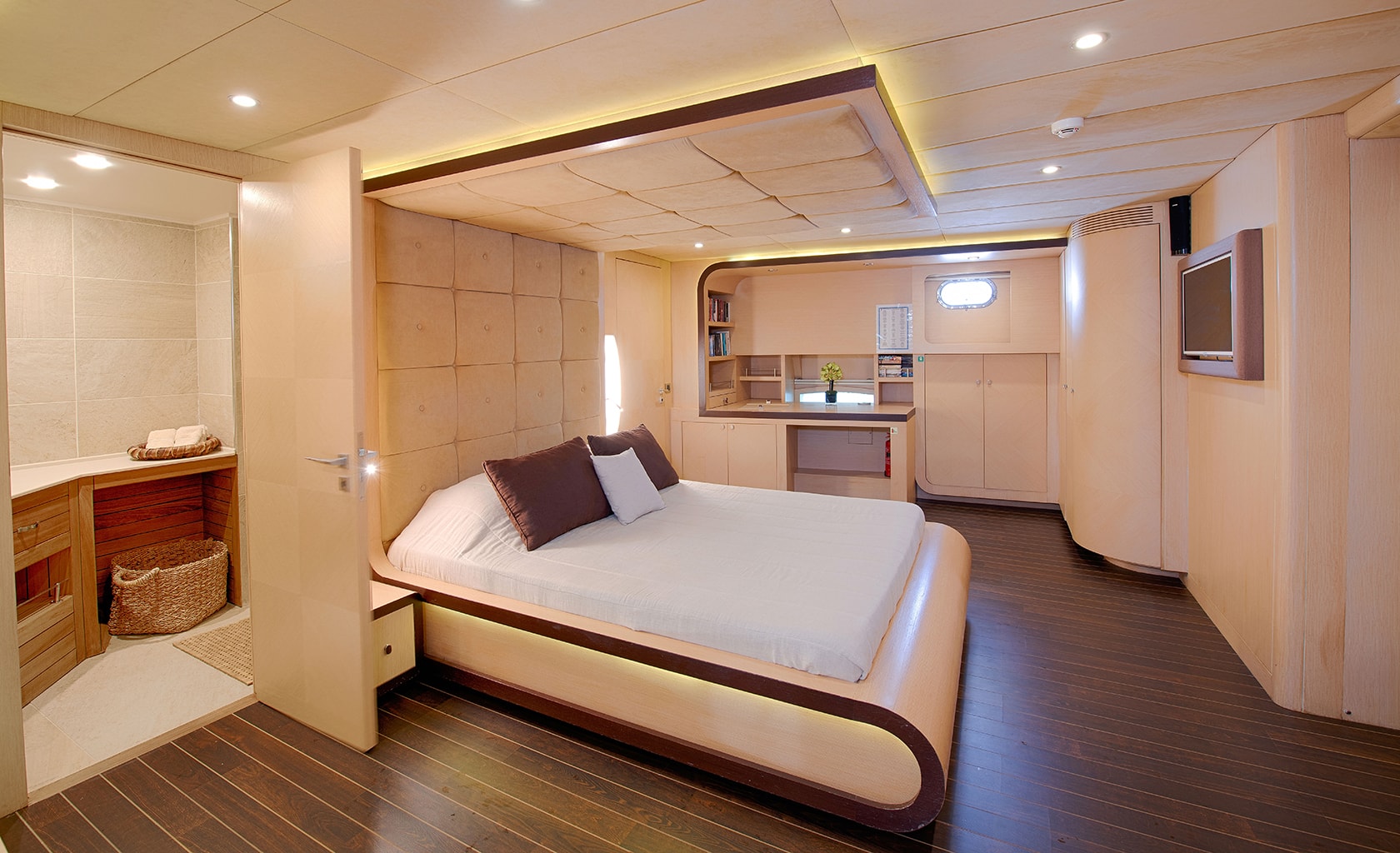 THE WALL Double cabin