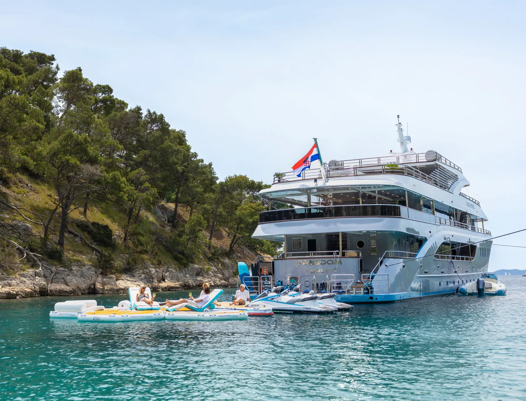 Why Chartering a Yacht in Croatia For a Week is Better Than Spending 7 Nights in a Hotel