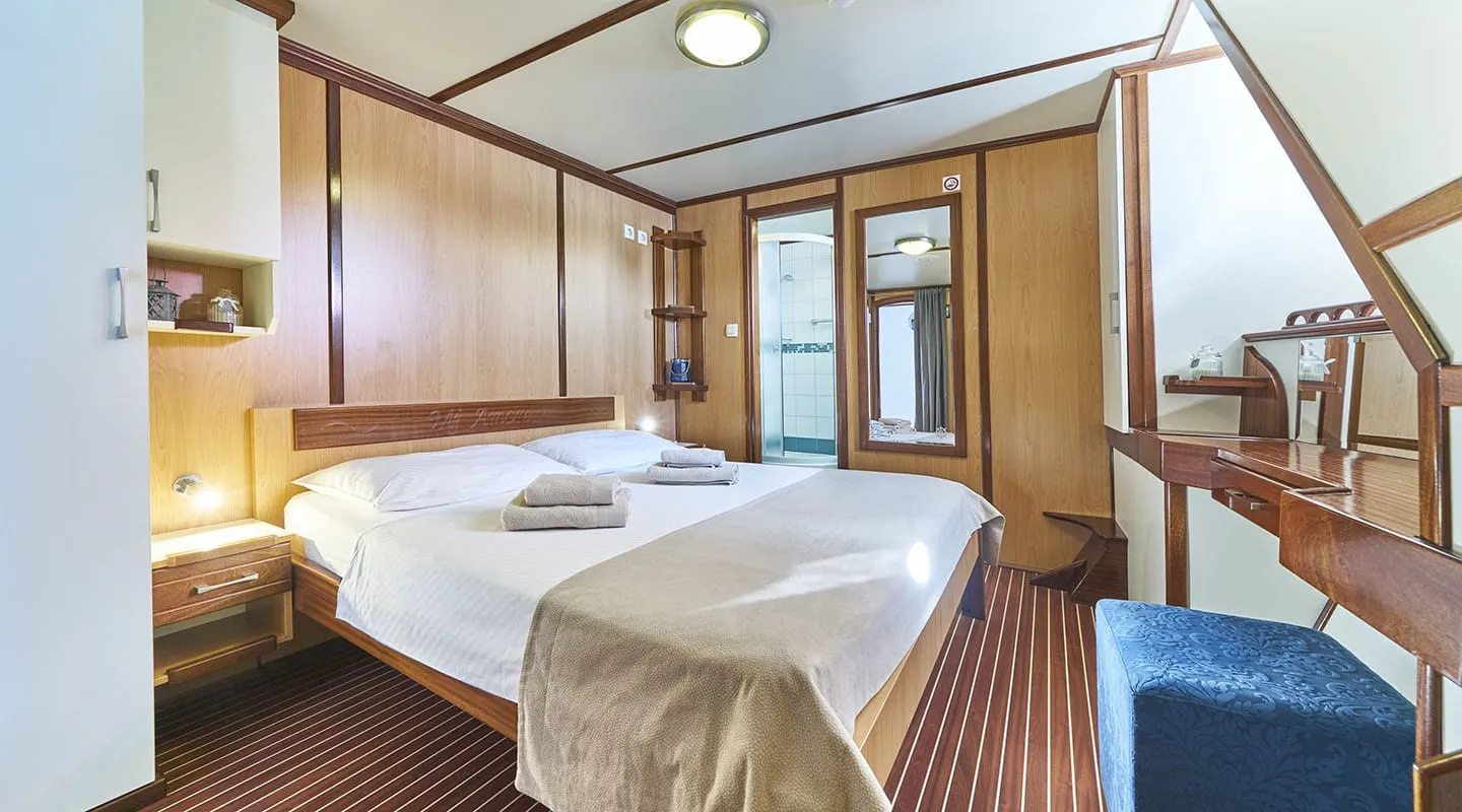 AMORENA Double cabin