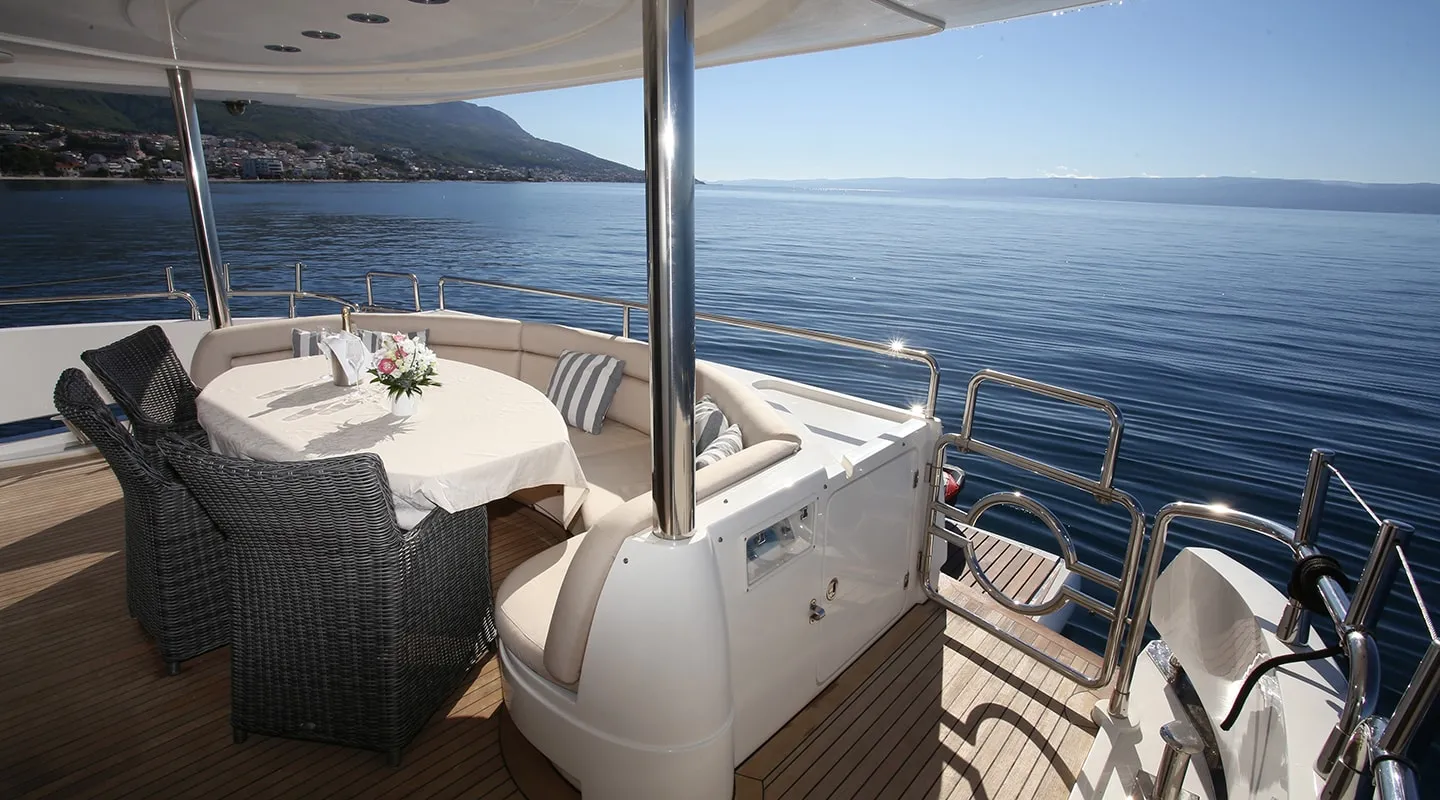 BABY I Aft deck