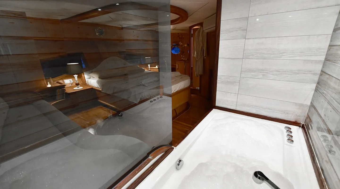 BLU DREAM Master cabin