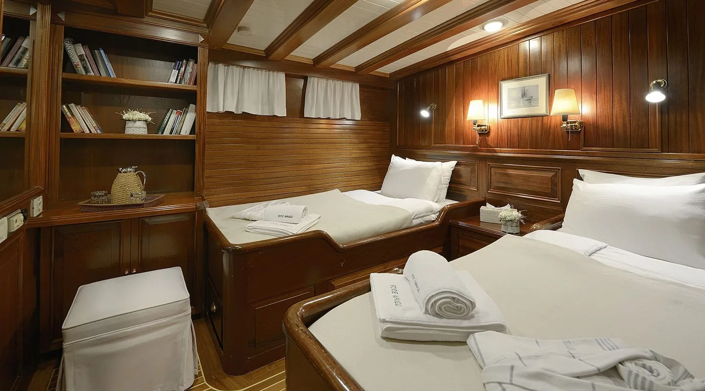 ECCE NAVIGO Twin cabin