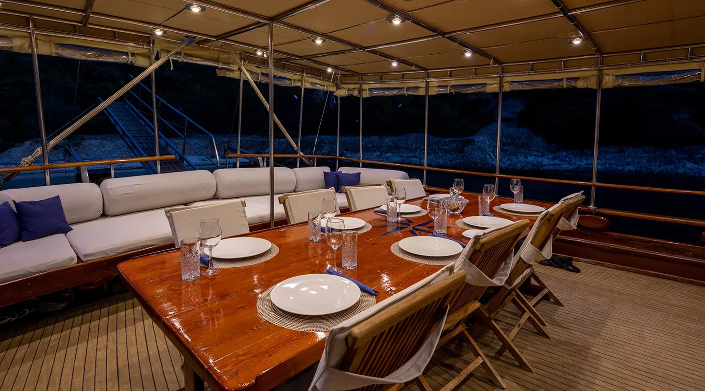 ELEGANZA Dining area on Aft deck