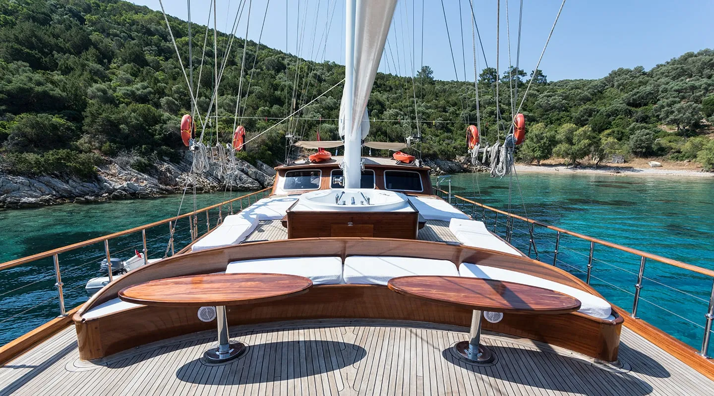 GRACE Bow deck