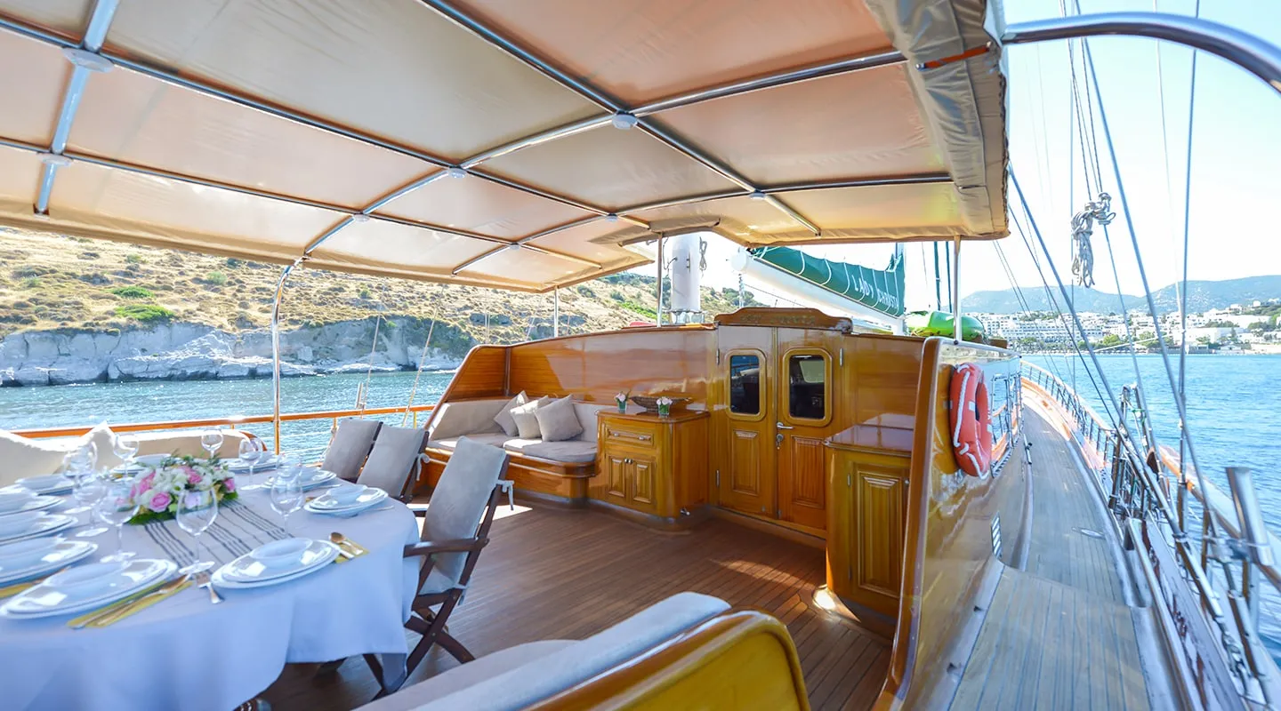 LADY CHRISTA Aft deck