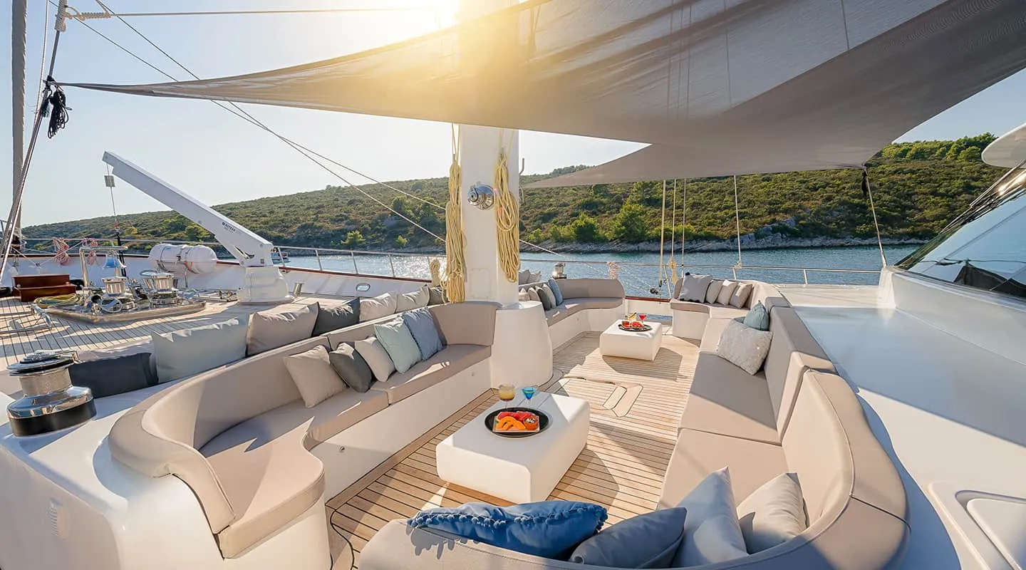 LADY GITA Sitting area on Bow deck