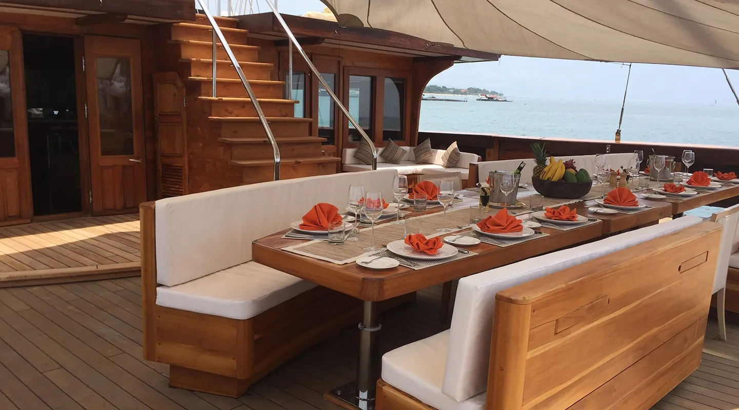 LAMIMA Dining area on Aft deck