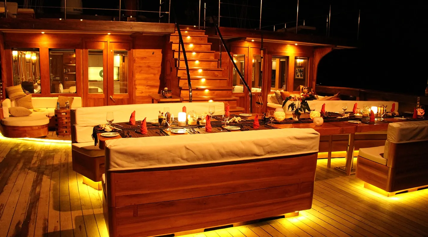 LAMIMA Dining area on Aft deck