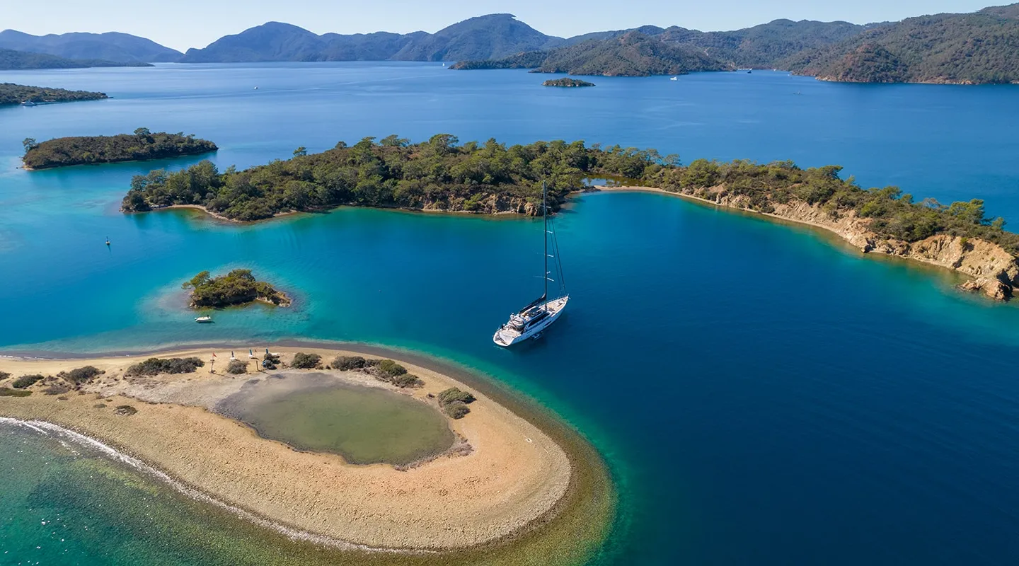 LONG ISLAND Anchored