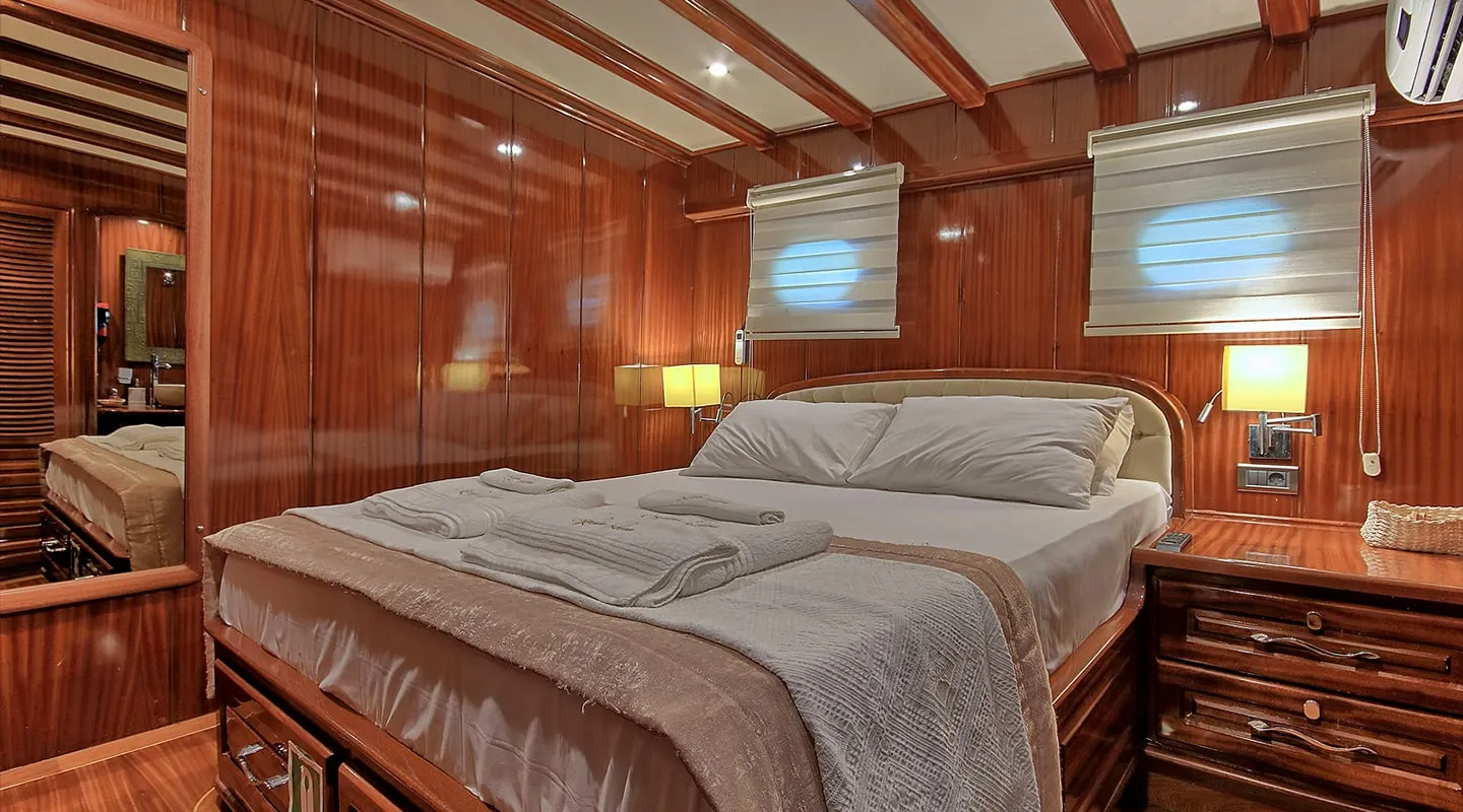 LYCIAN QUEEN Double cabin