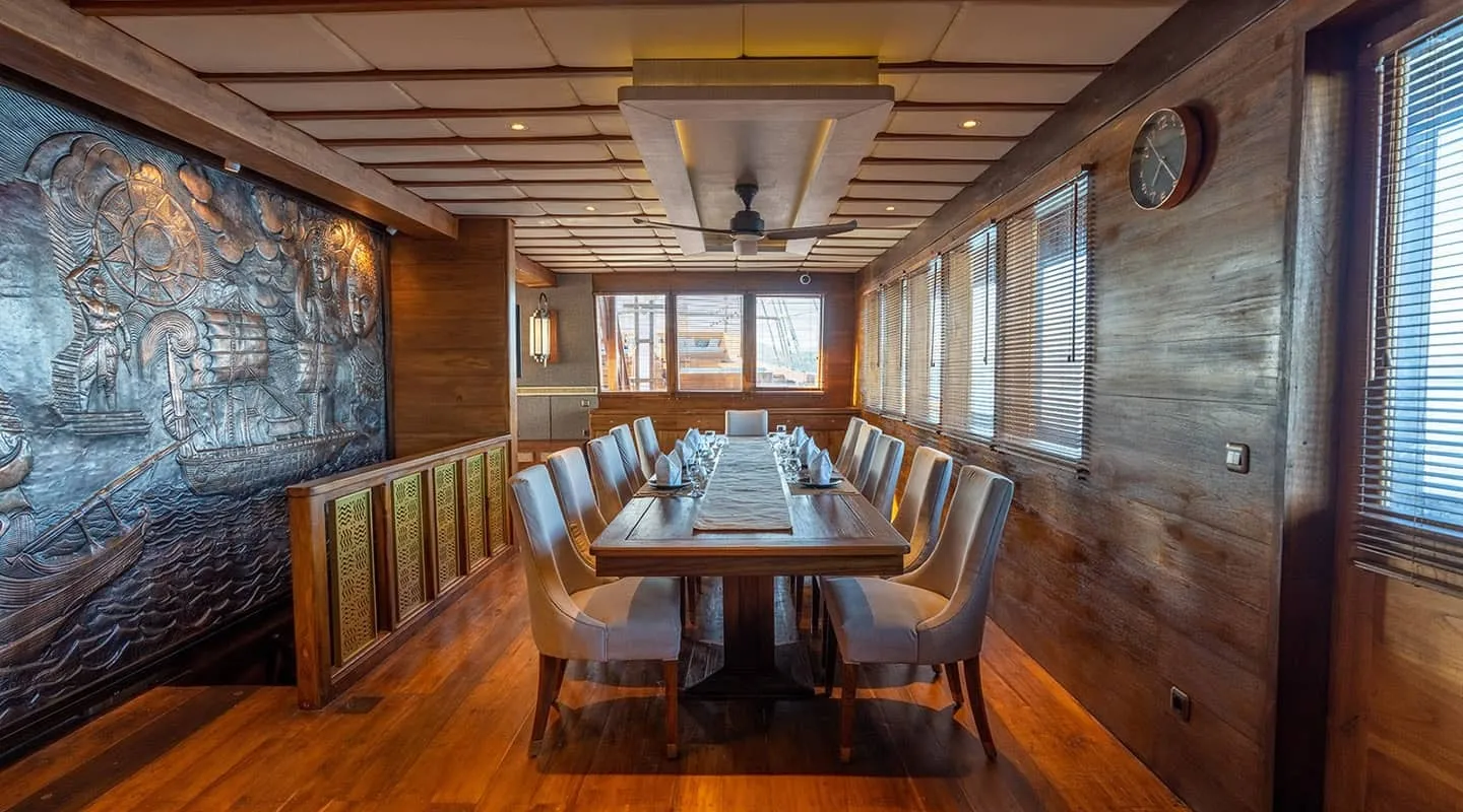 MAJ OCEANIC Dining area