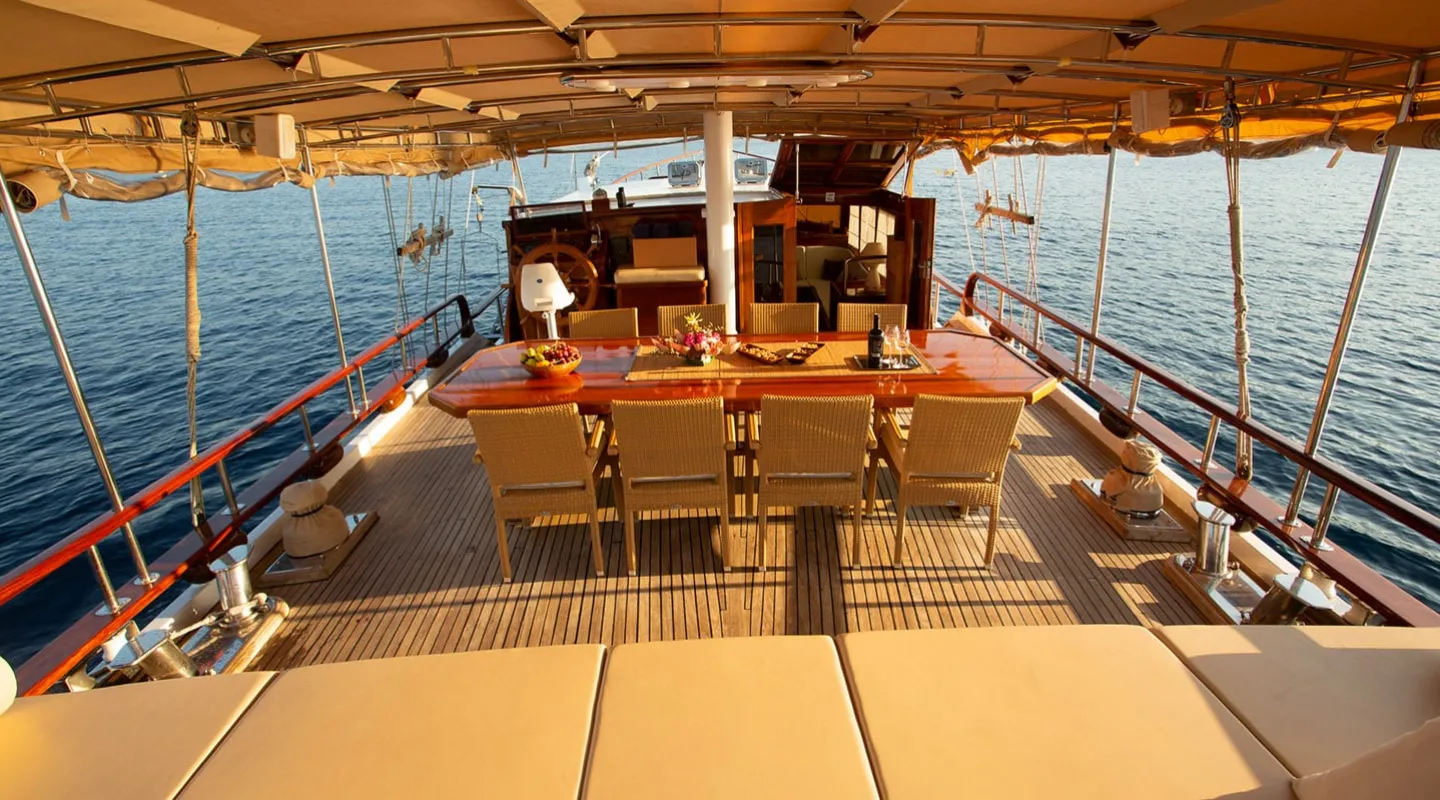 MALENA Aft deck