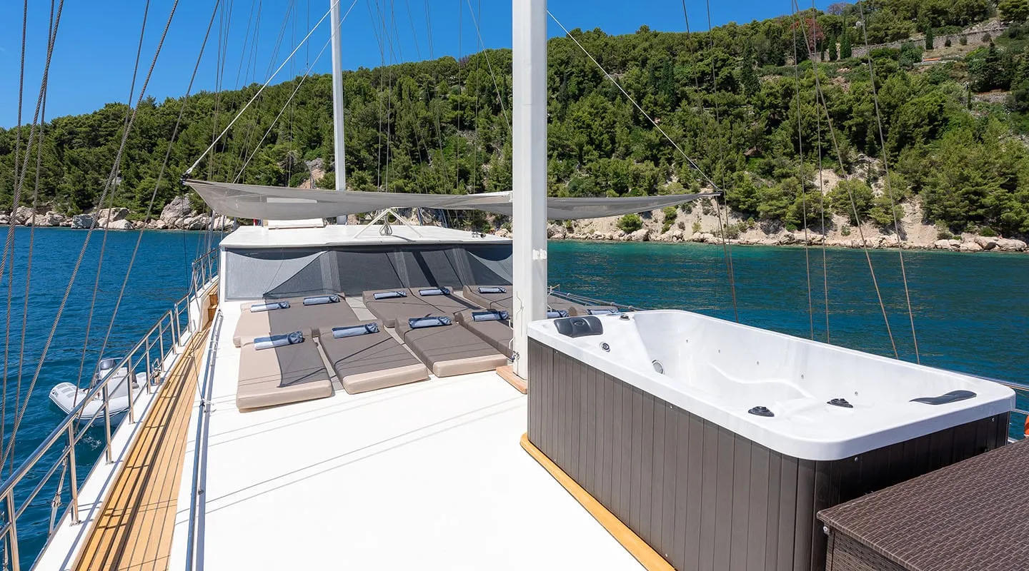 NAUTILUS Sun deck