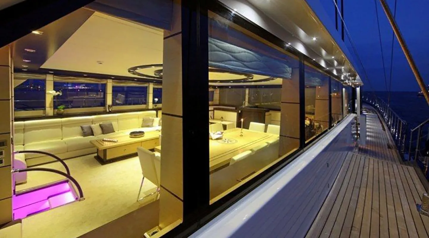 PERLA DEL MARE Side deck