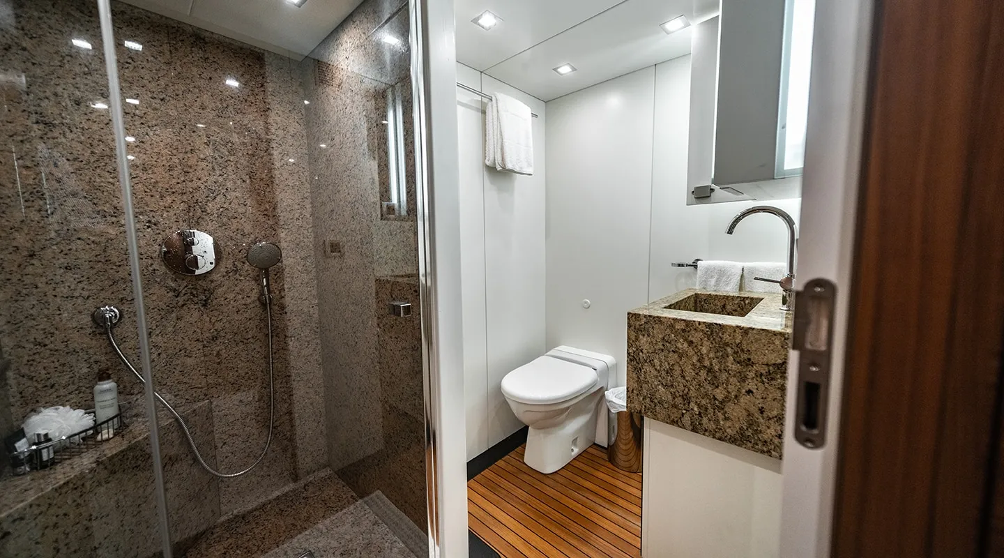 SEA AXIS Bathroom