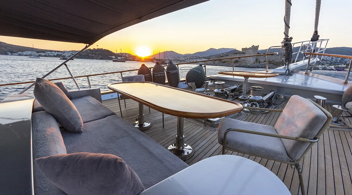 SILVER MOON Sitting area on Bow deck