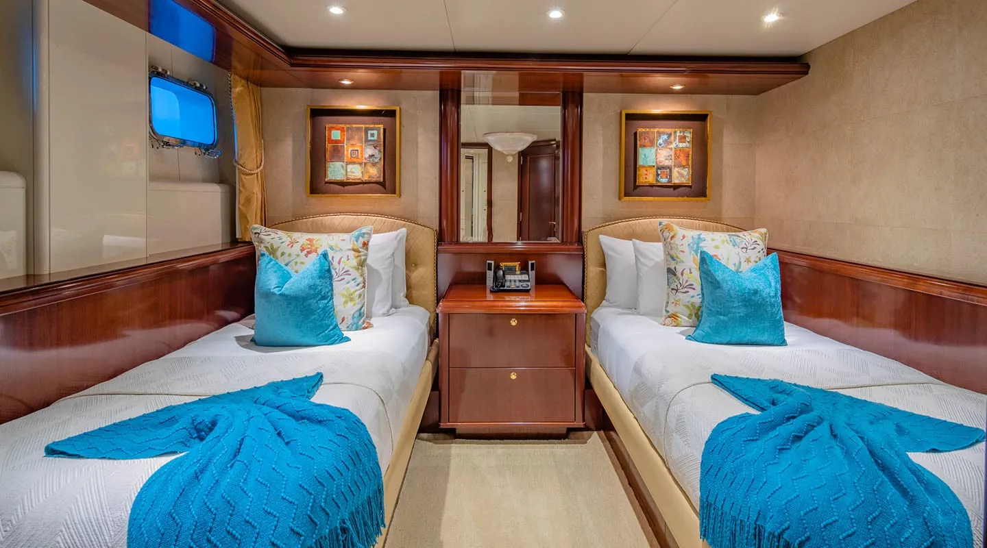 STAR SHIP Twin cabin