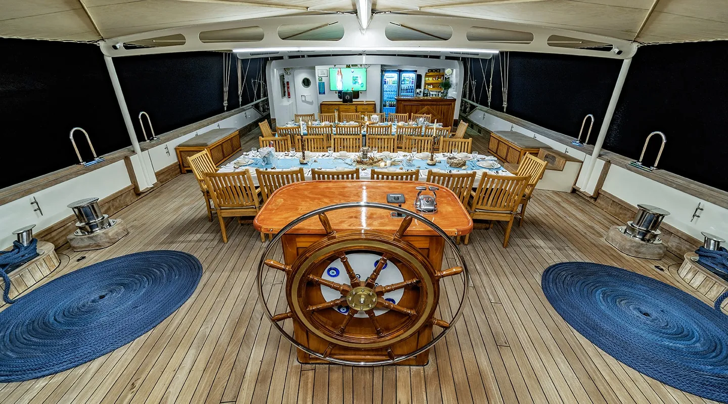 TERSANE 8 Aft deck