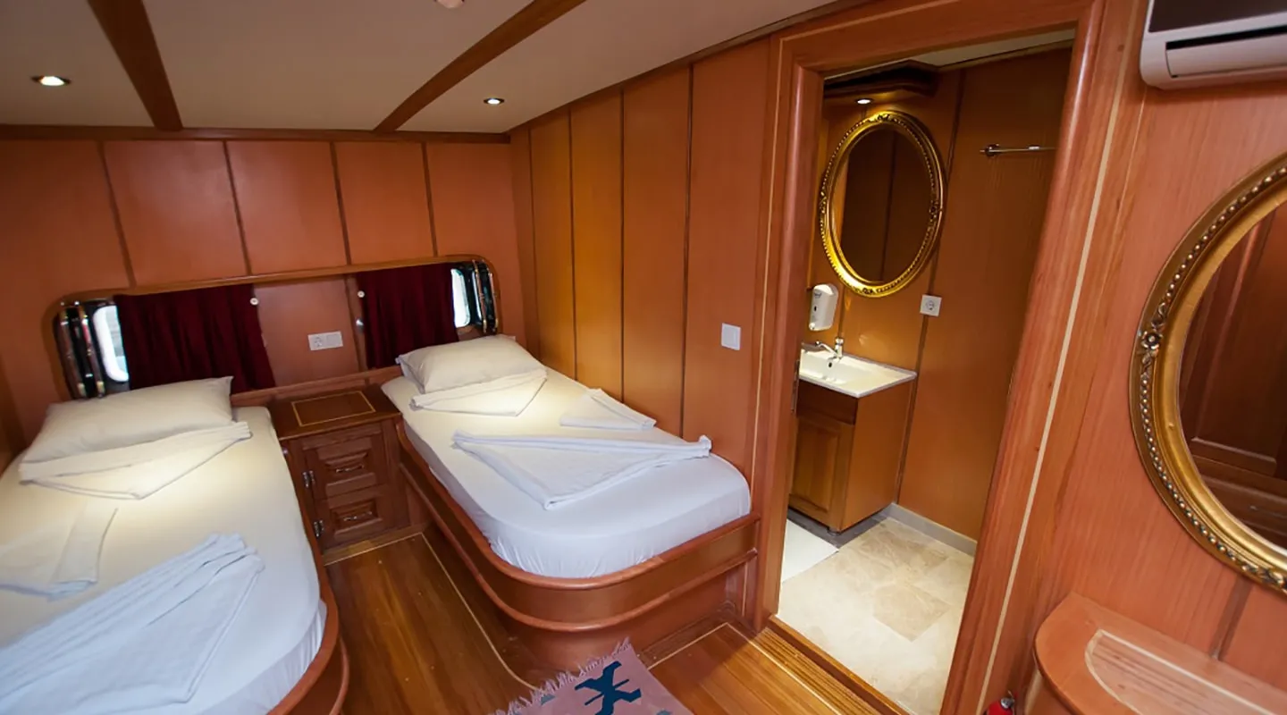 TERSANE 8 Twin cabin