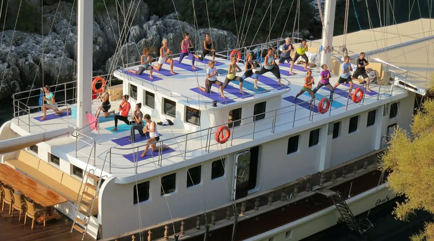 TERSANE 8 Yoga on board 