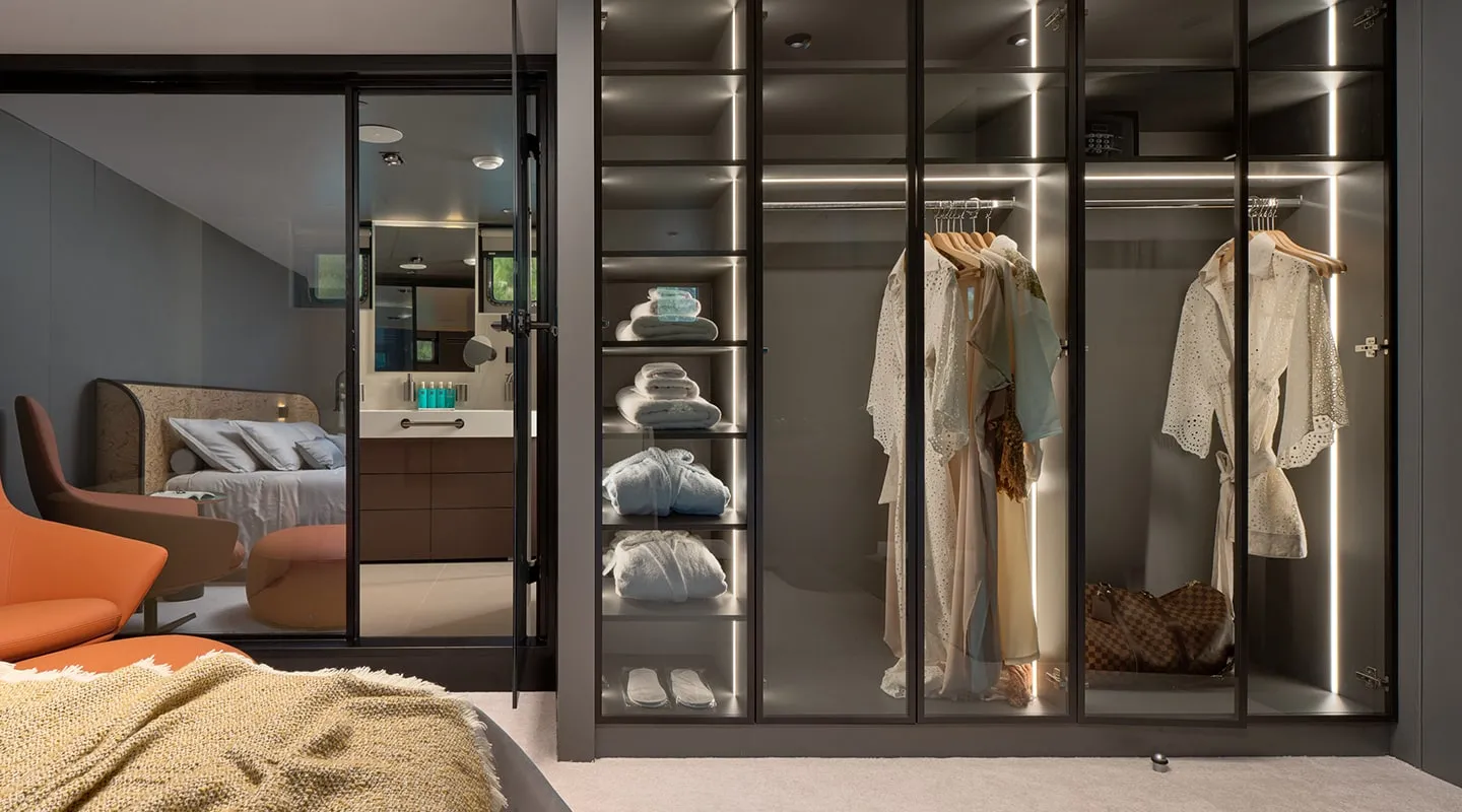 ANETTA Master cabin closet