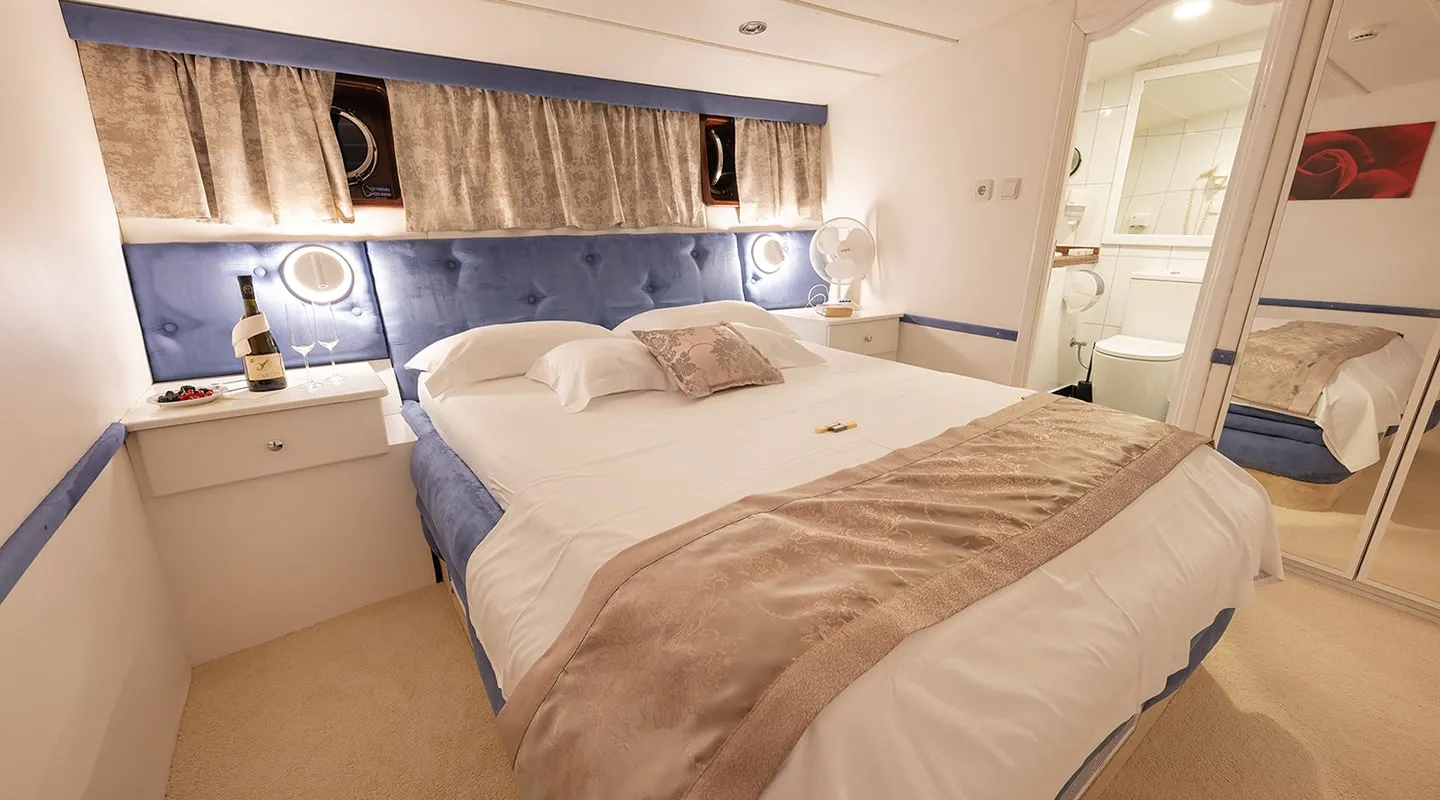 AURUM Double cabin