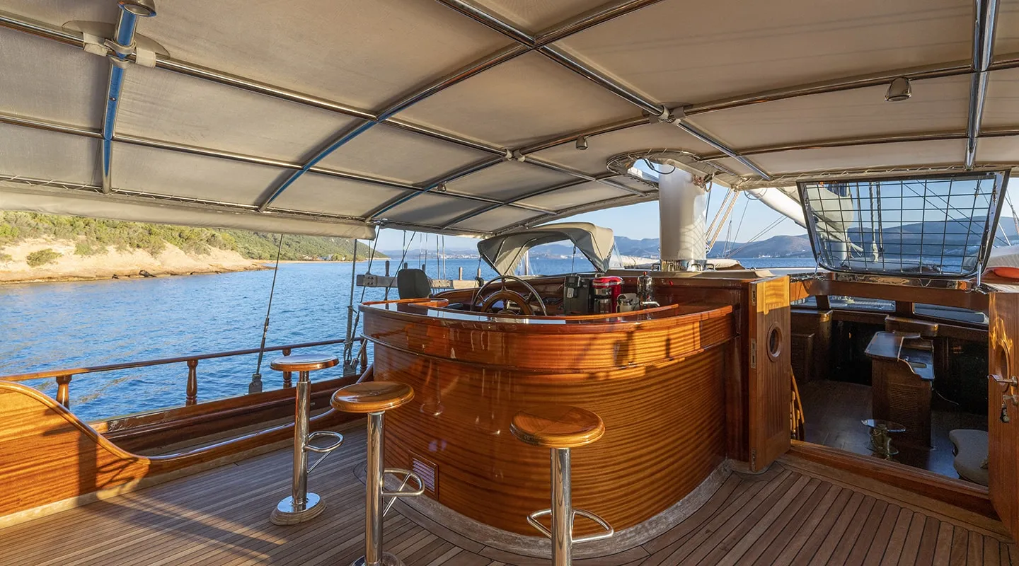 BEDIA SULTAN Aft deck