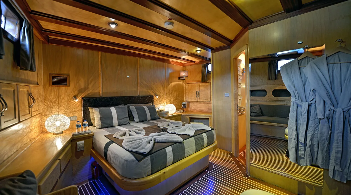 DERRIN DENIZ Master cabin