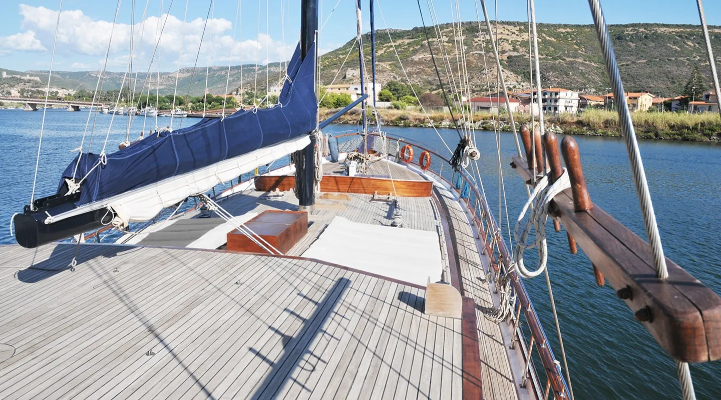 ELIANORA Sun deck