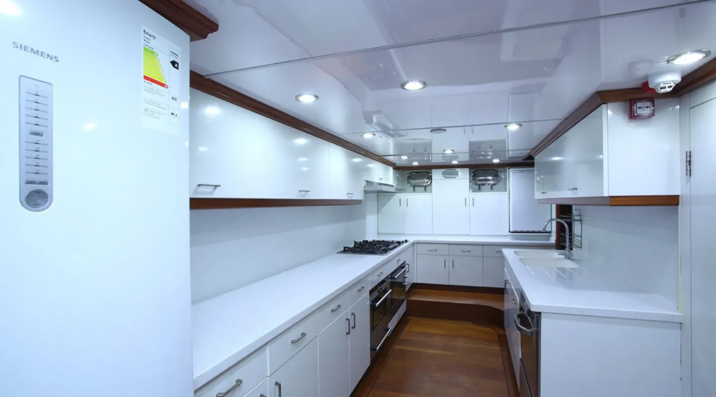 KAYA GUNERI 5 Galley