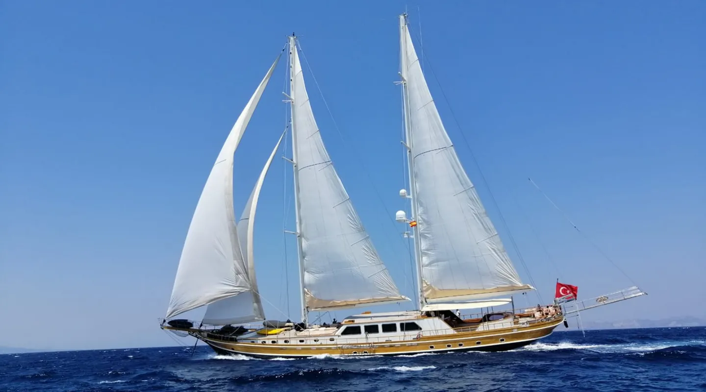 KAYA GUNERI 5 Sailing