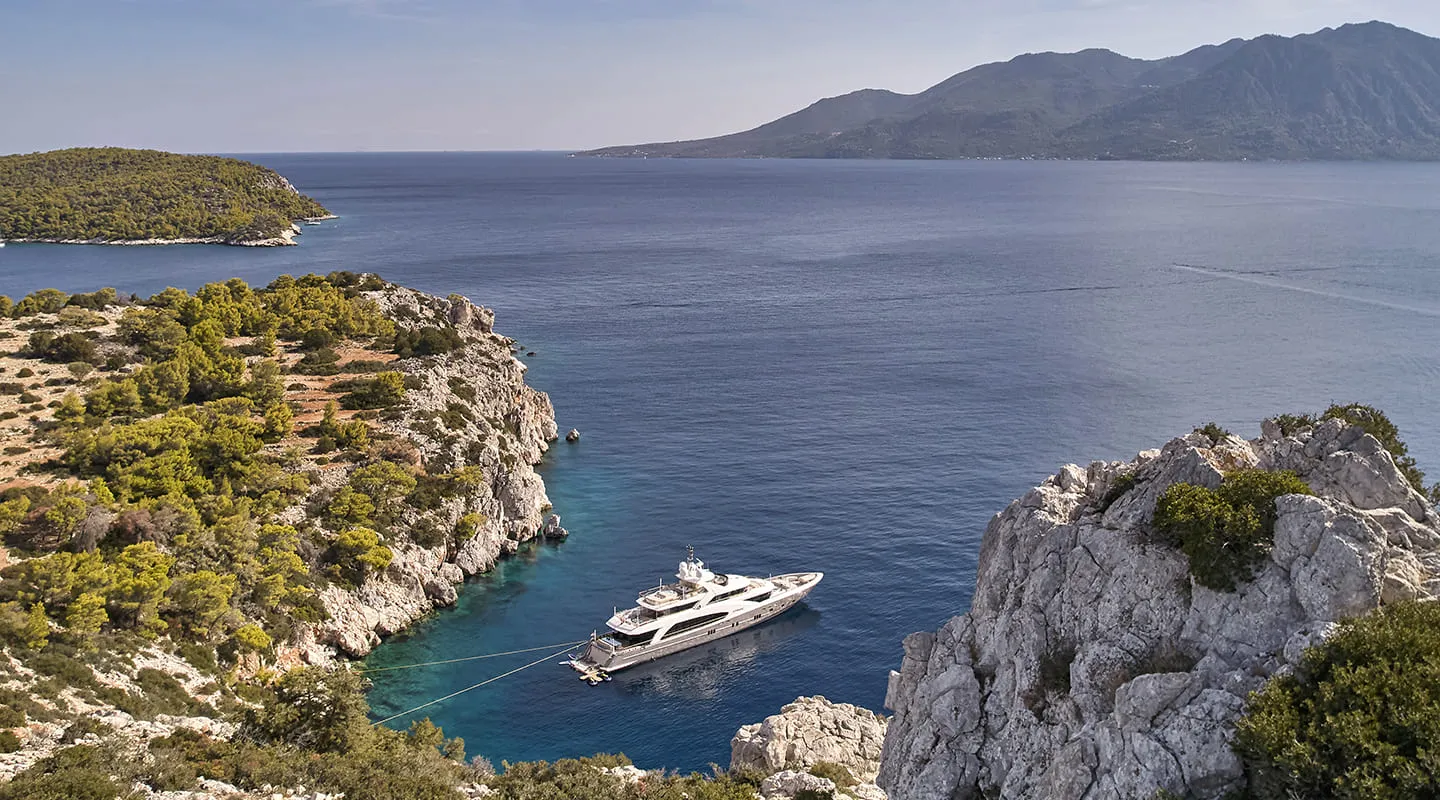 LA PELLEGRINA Anchored