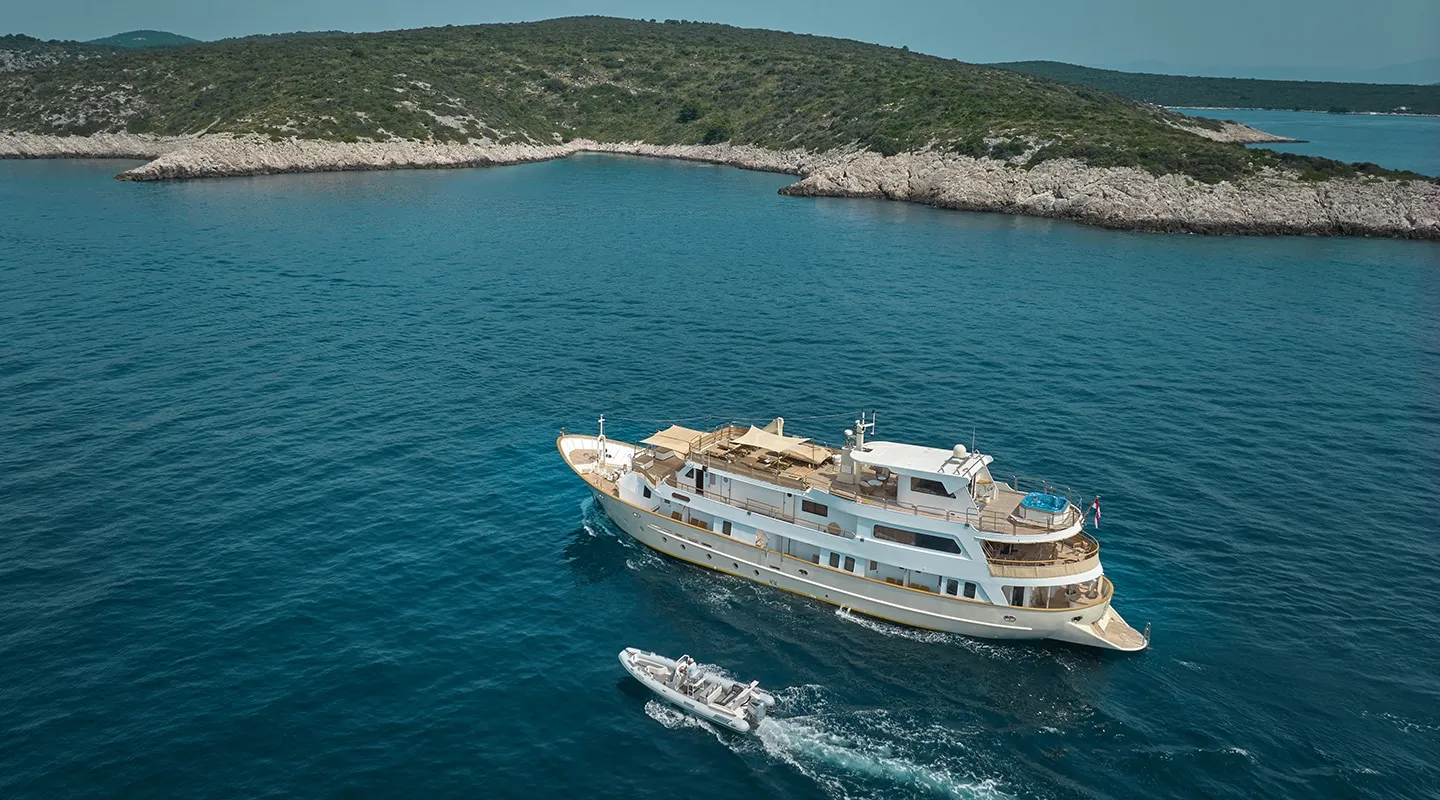 LA PERLA Cruising