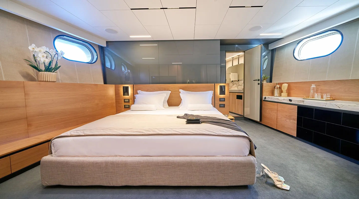 MARALLURE Double cabin