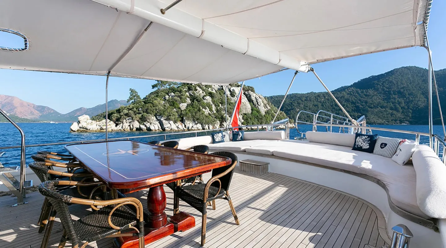 SARAYLI 1 Aft deck