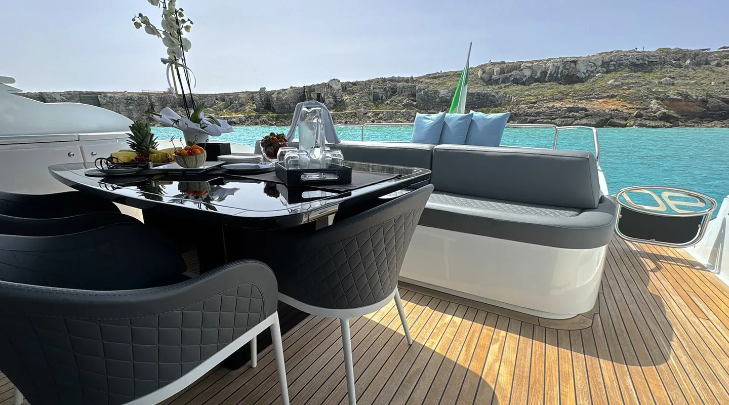 THYKE III Aft deck