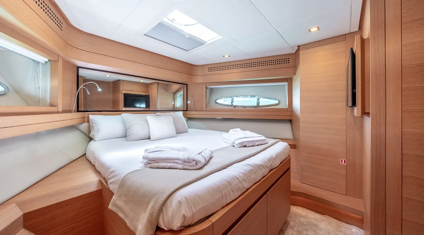 WAHOO Master cabin