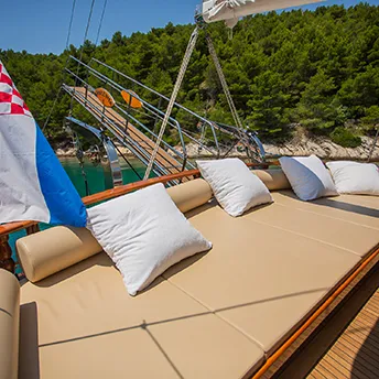 DOLCE VITA Aft deck