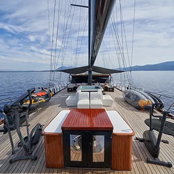 STELLA MARIS Bow deck