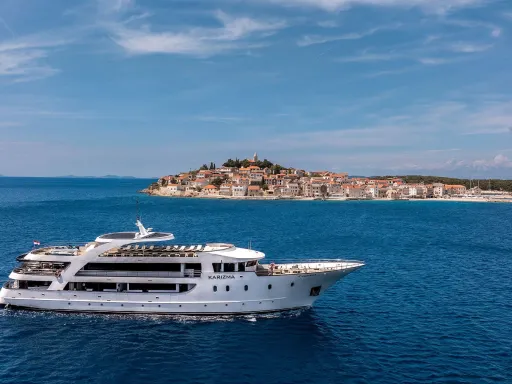 KARIZMA Cruising in Primošten