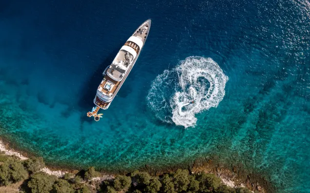 motor-yacht