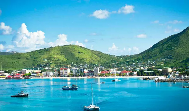 Beautiful-panorama-of-Philipsburg-Saint-Martin-Caribbean