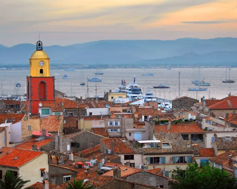 Enjoy sunset in St. Tropez on your way from Antibes to Monaco