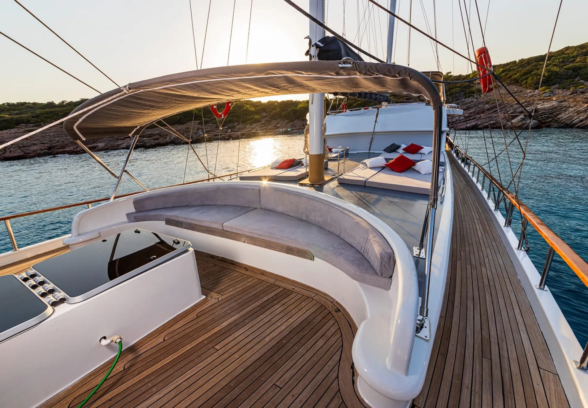 BODRUM QUEEN Bow deck