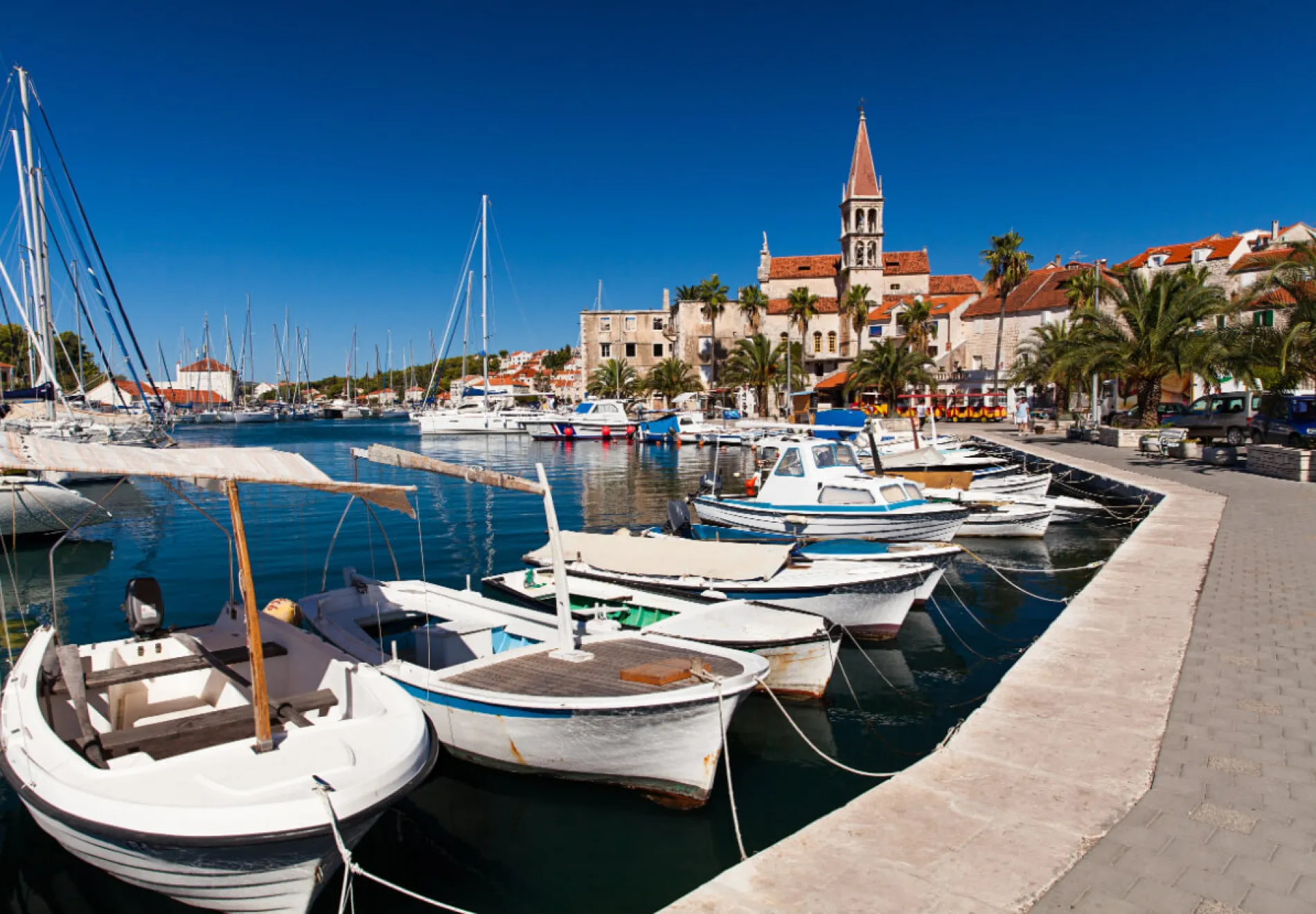 Brac_Hafen-von-Miln