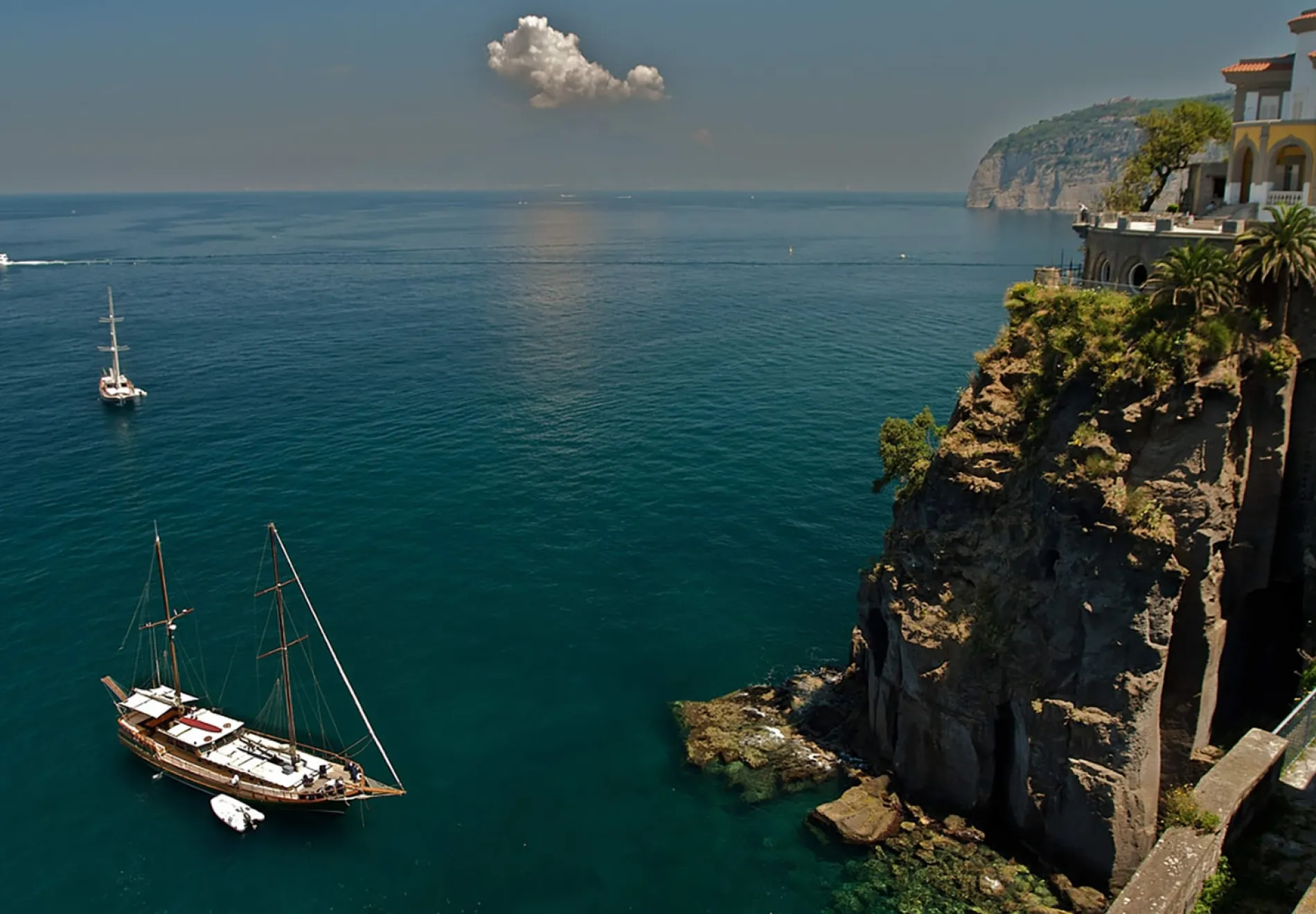 MARIA GIOVANNA Anchored