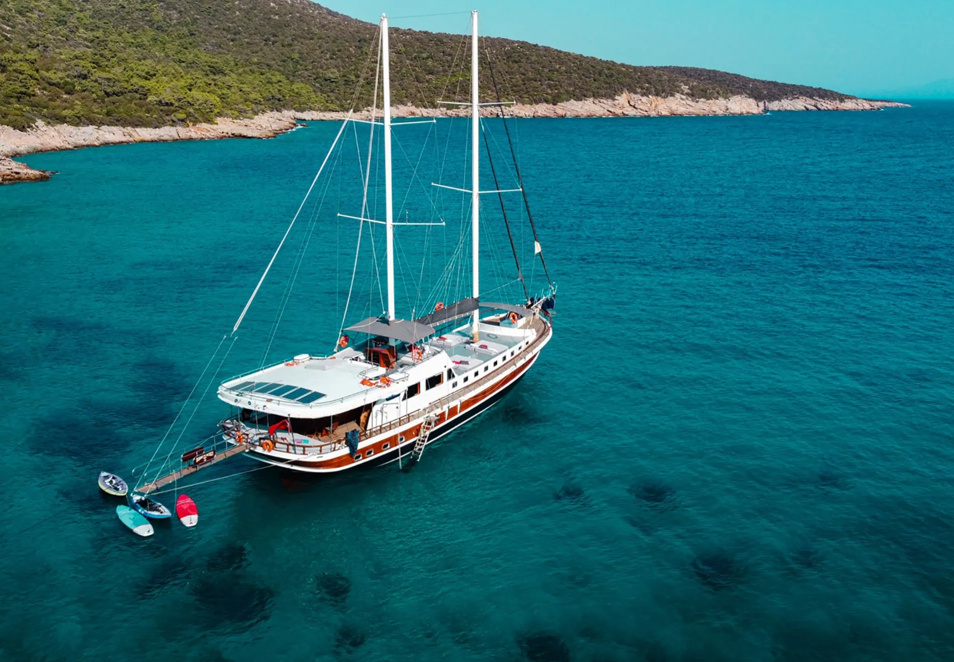 After lunch, you will make your way to Loryma (Bozukkale Bay), a secluded cove with the ancient Rhodian fort standing watch over the bay