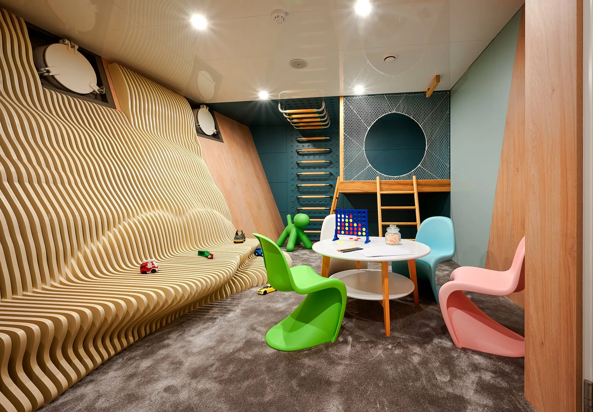 DS Yacht Ohana – Kids’ Playroom